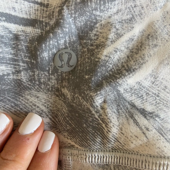 Lululemon Train Times 7/8 Pant, Breeze By White Light Cast - Picture 4 of 6